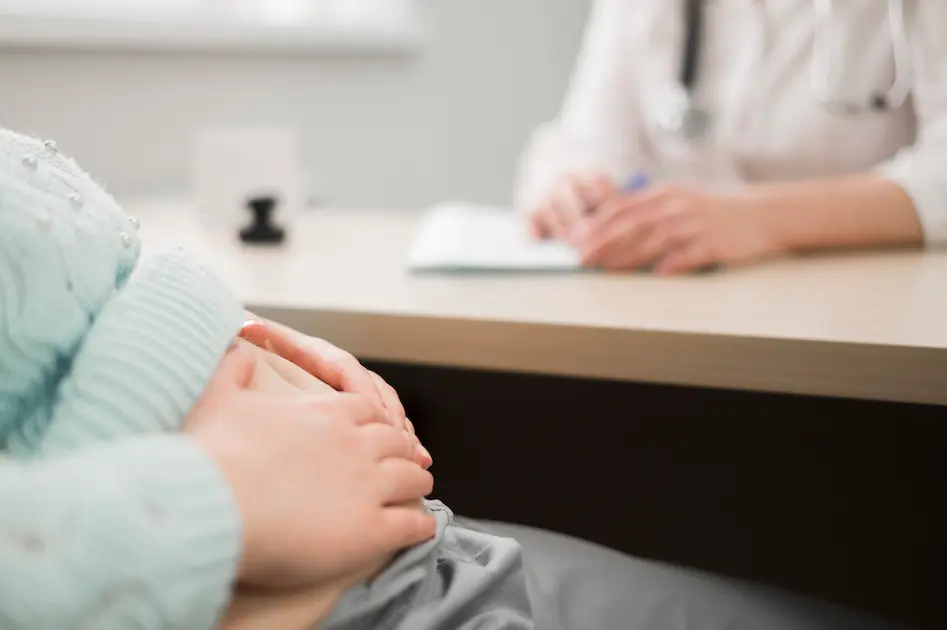 gestante em sessão de pré-natal psicológico para gestantes com psicóloga online
